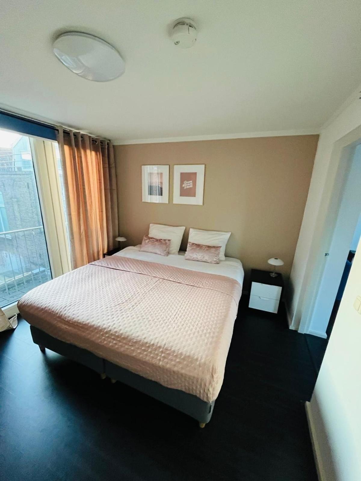 Aparthotel Le Provence Sneek Bagian luar foto