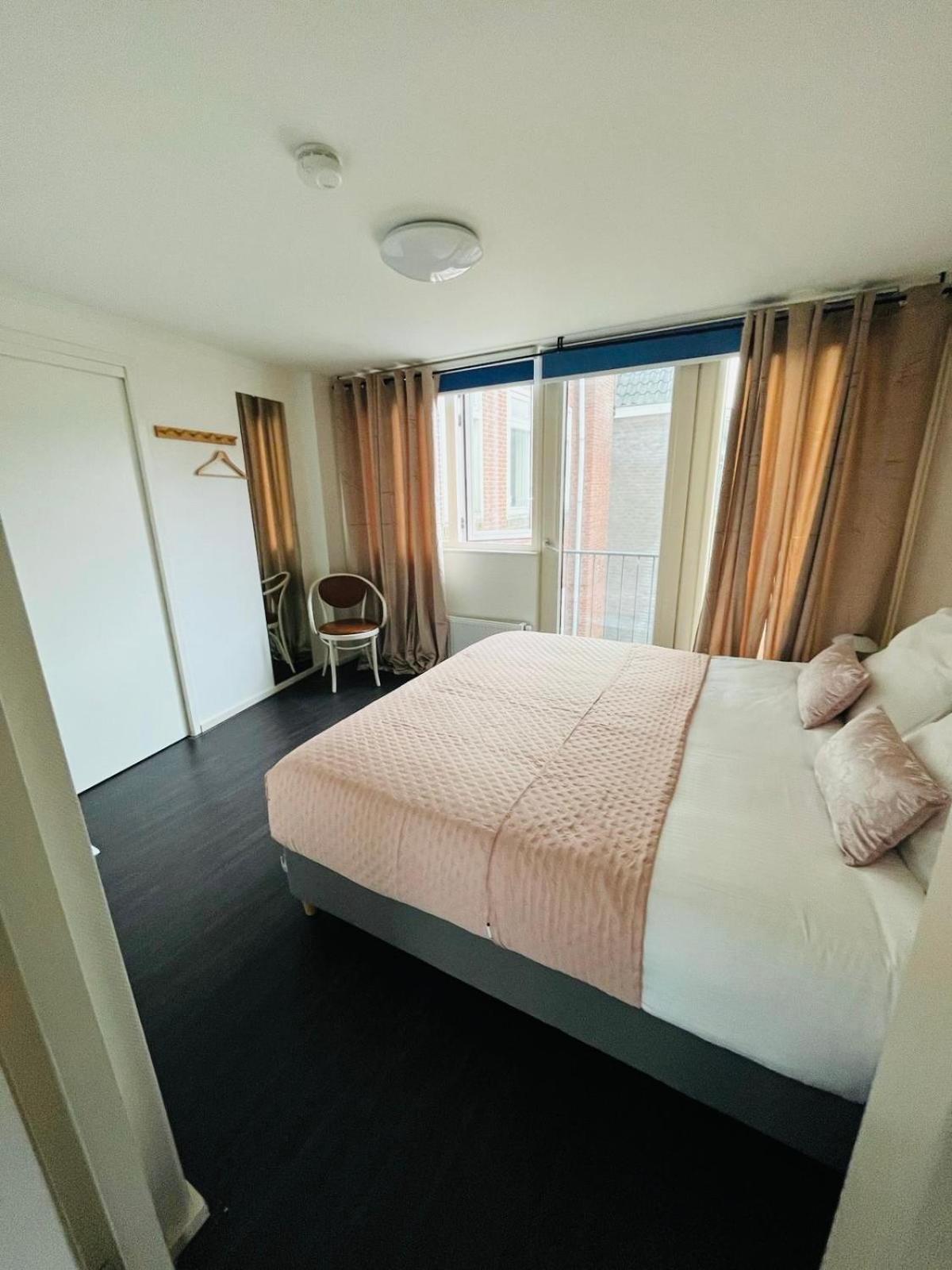 Aparthotel Le Provence Sneek Bagian luar foto