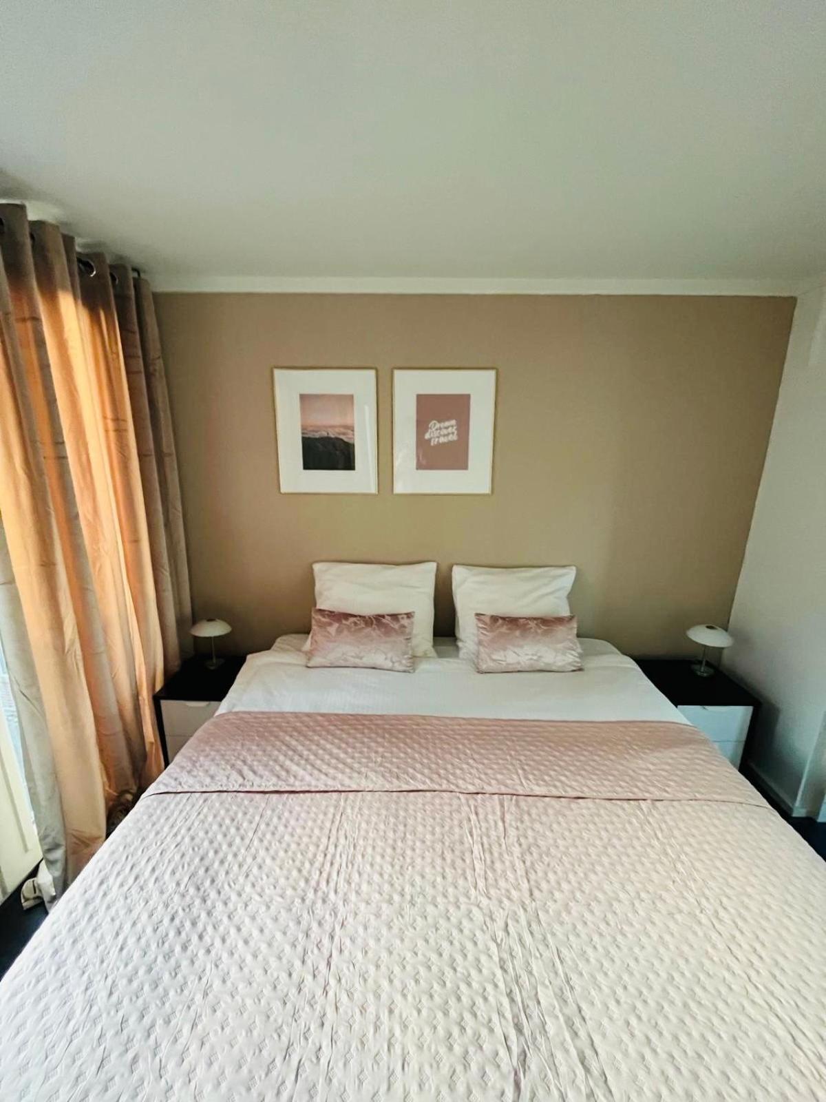 Aparthotel Le Provence Sneek Bagian luar foto