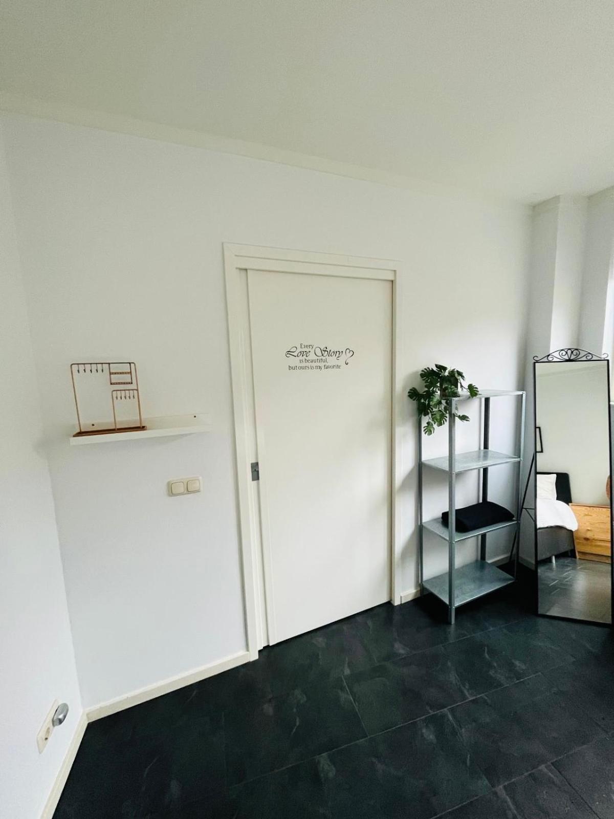 Aparthotel Le Provence Sneek Bagian luar foto